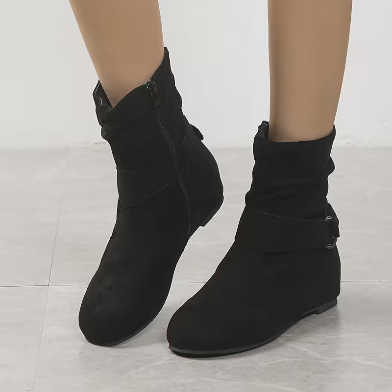 Belynda - Bottines à Talon Compensé Ample Avec Bride à Boucle
