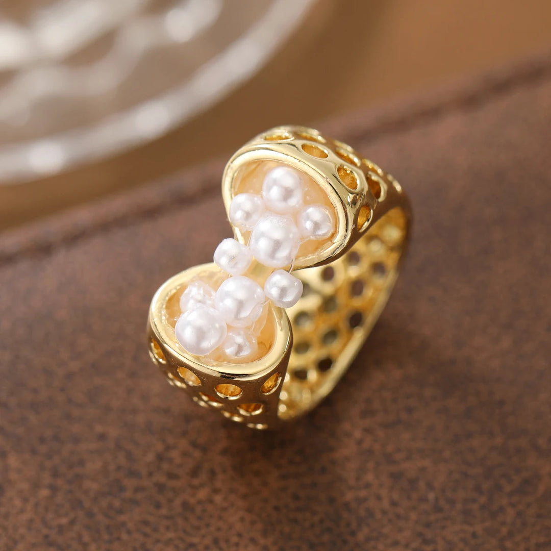 Velmira - Bague Sculpturale Enroulée De Perles